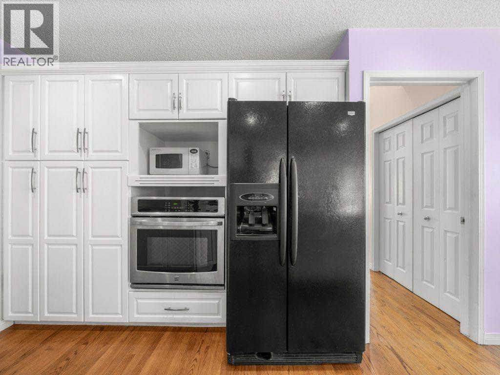 Photo 13 of 91 Woodbrook Road Sw, Calgary AB