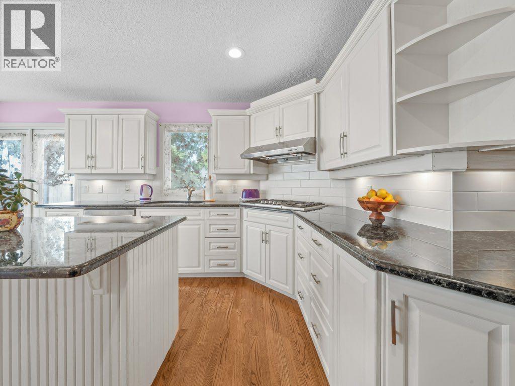 Photo 8 of 91 Woodbrook Road Sw, Calgary AB