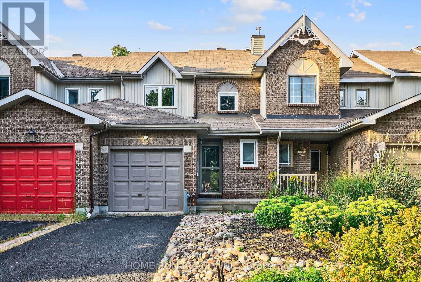 Photo 1 of 19 Harrington Court, Ottawa ON