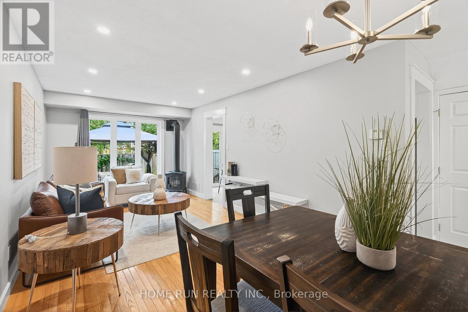 Photo 11 of 19 Harrington Court, Ottawa ON