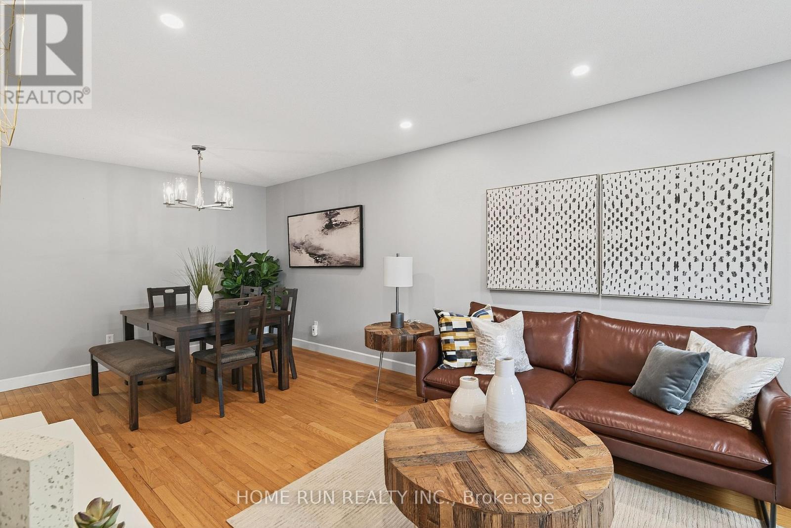 Photo 15 of 19 Harrington Court, Ottawa ON