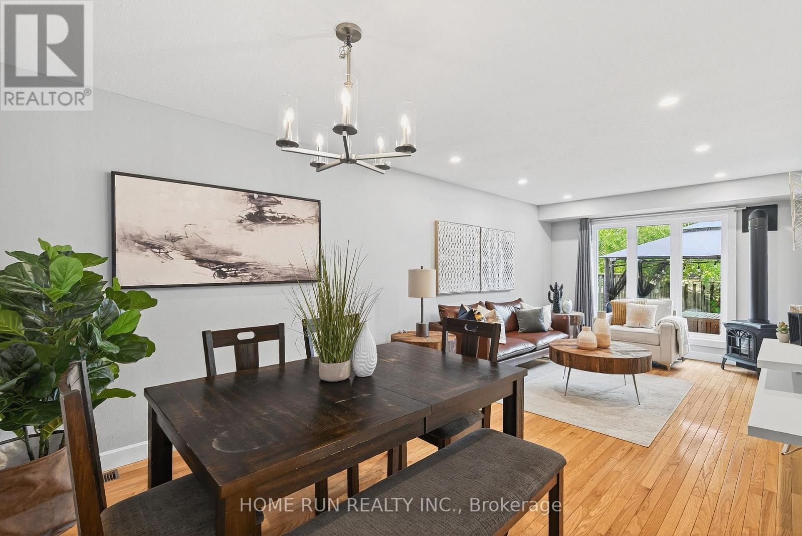 Photo 9 of 19 Harrington Court, Ottawa ON
