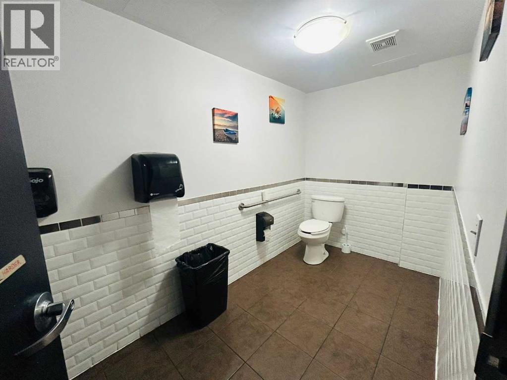 Photo 12 of 755 5 Avenue Sw, Calgary AB