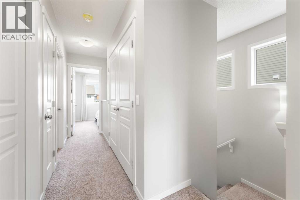 Photo 12 of 195 Copperpond Street Se, Calgary AB