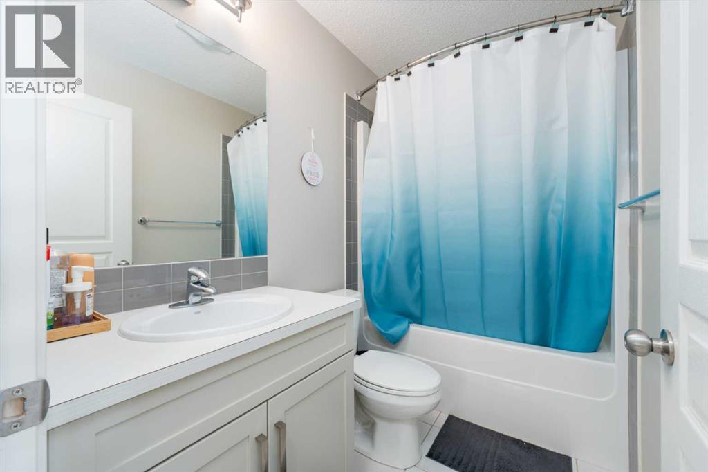 Photo 18 of 195 Copperpond Street Se, Calgary AB