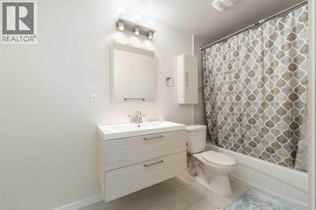 Photo 23 of 195 Copperpond Street Se, Calgary AB