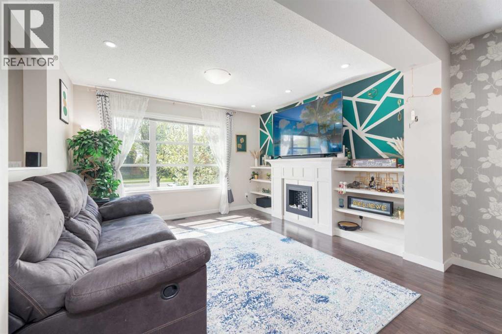 Photo 5 of 195 Copperpond Street Se, Calgary AB