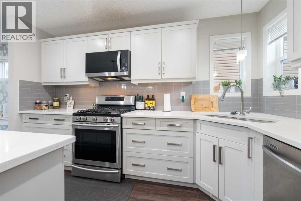 Photo 9 of 195 Copperpond Street Se, Calgary AB