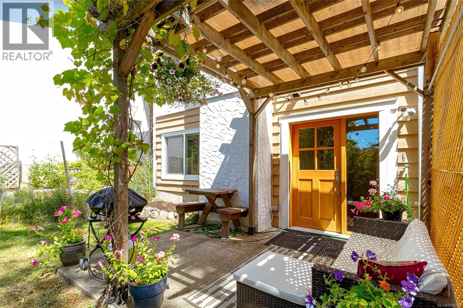 Photo 1 of 13 6172 Alington Rd, Duncan BC