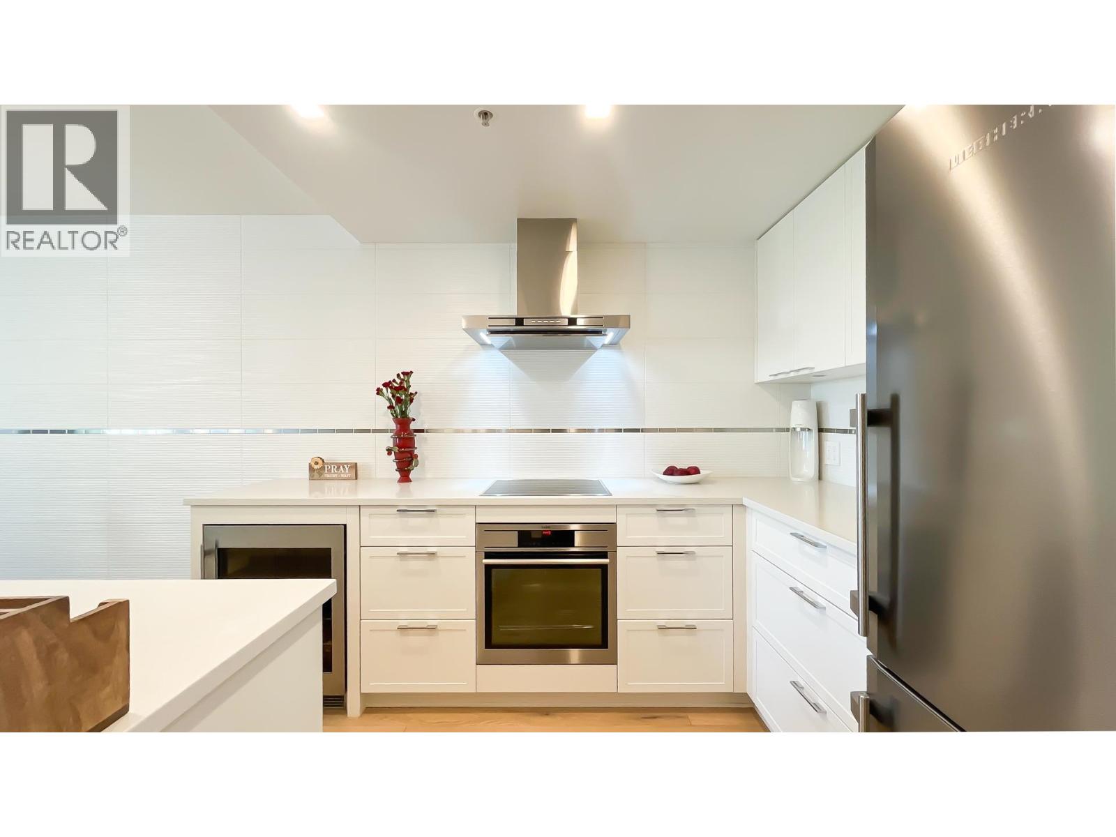 Photo 10 of 502 1388 Homer Street, Vancouver BC
