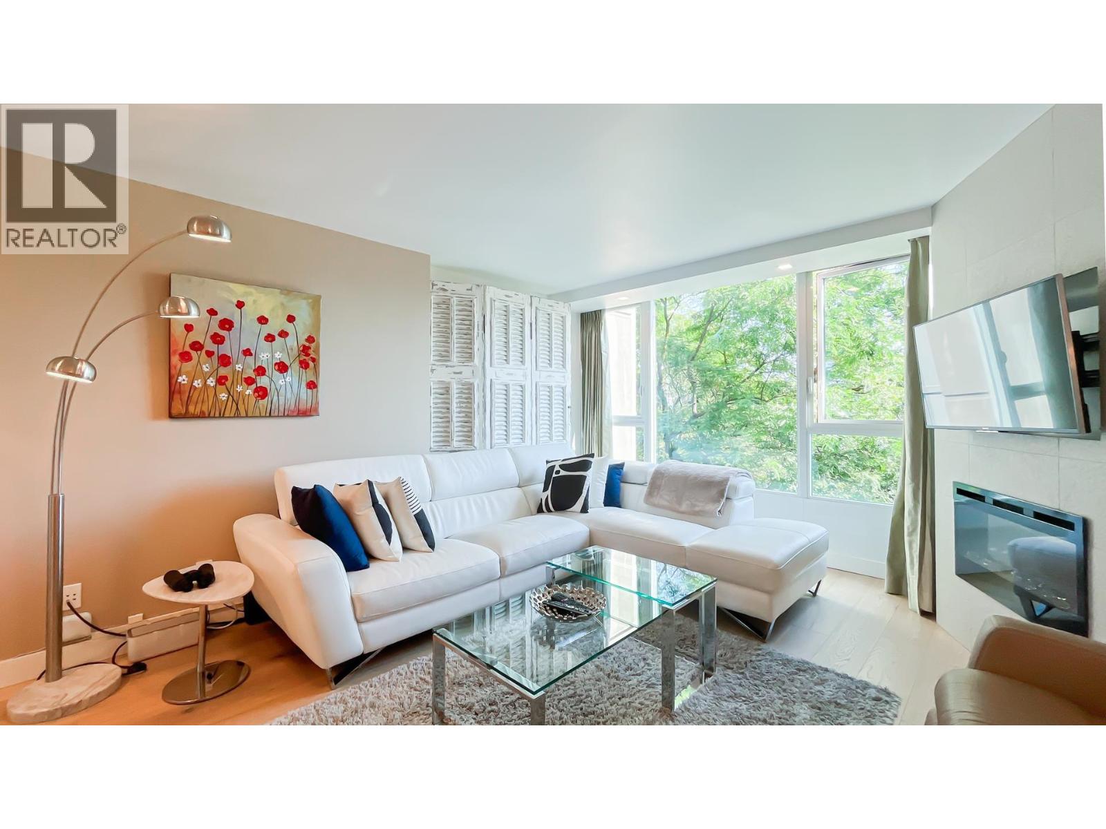 Photo 4 of 502 1388 Homer Street, Vancouver BC