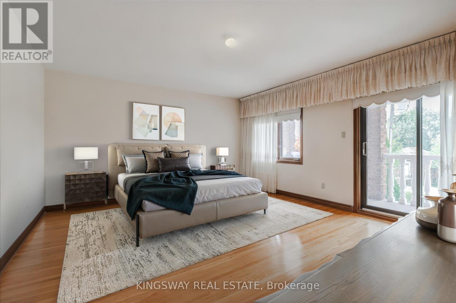 Photo 17 of 27 Mulholland Avenue, Toronto ON