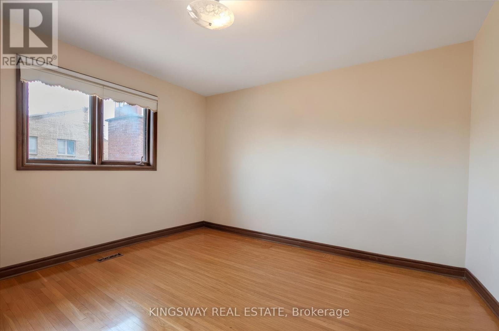 Photo 25 of 27 Mulholland Avenue, Toronto ON