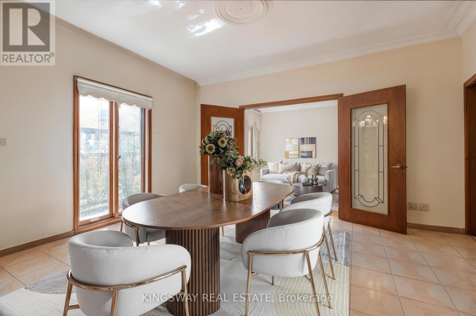 Photo 6 of 27 Mulholland Avenue, Toronto ON