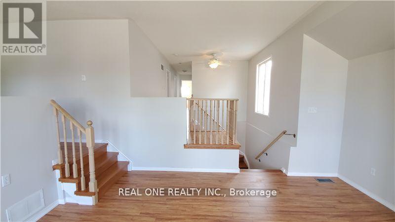 Photo 11 of 2885 Galleon Crescent, Mississauga ON