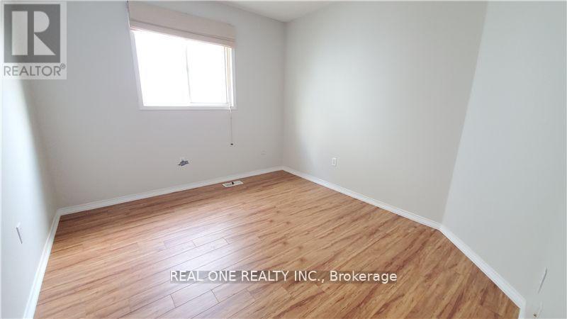Photo 17 of 2885 Galleon Crescent, Mississauga ON