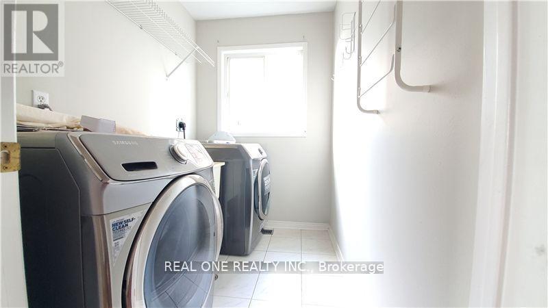 Photo 20 of 2885 Galleon Crescent, Mississauga ON