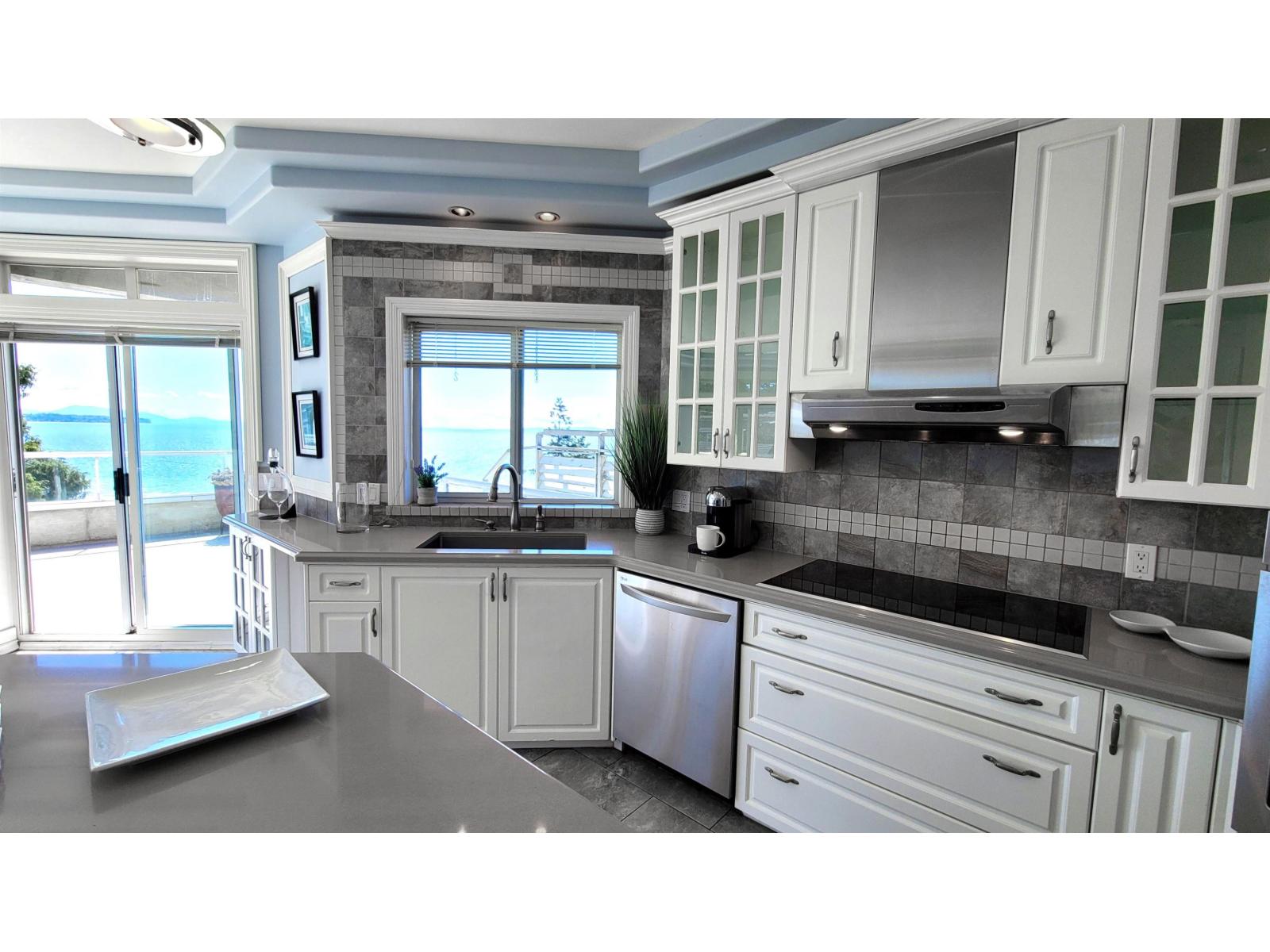 Photo 15 of 14937 Blackwood Lane, White Rock BC