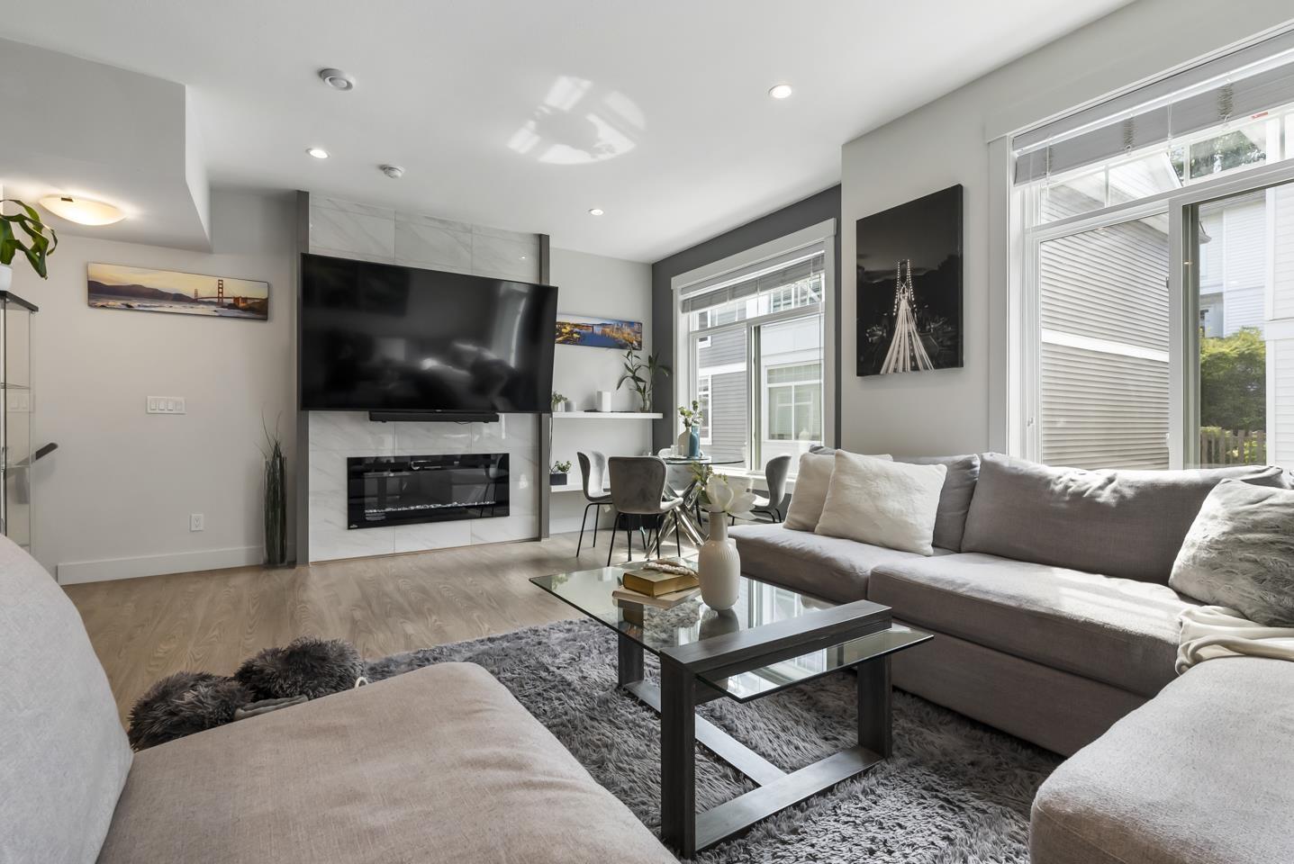 Photo 2 of 10 11267 133 Street, Surrey BC