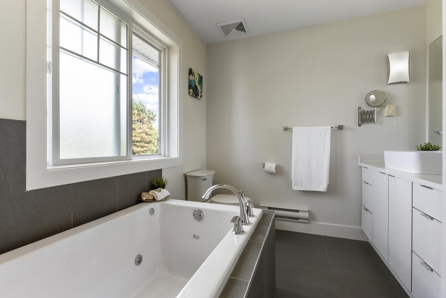 Photo 17 of 10 11267 133 Street, Surrey BC