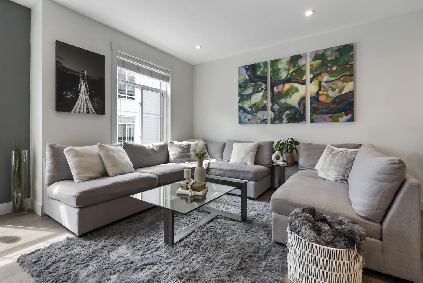 Photo 4 of 10 11267 133 Street, Surrey BC