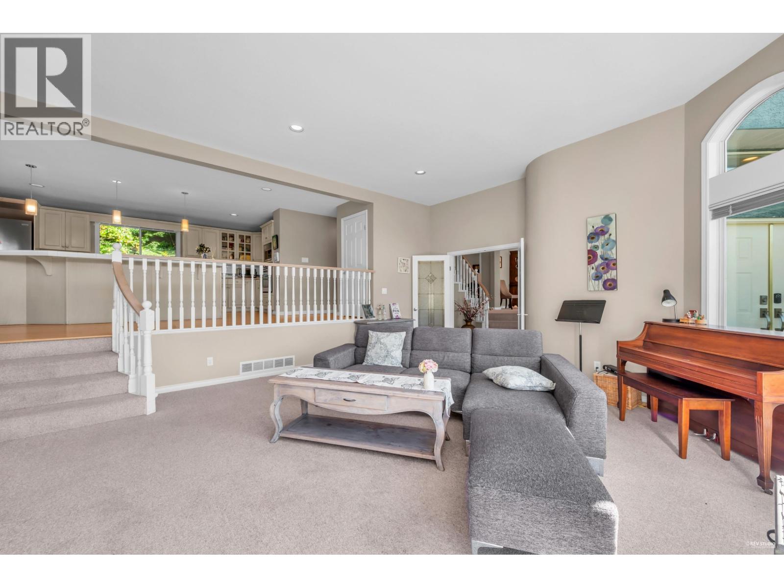 Photo 8 of 3945 Braemar Place, North Vancouver BC