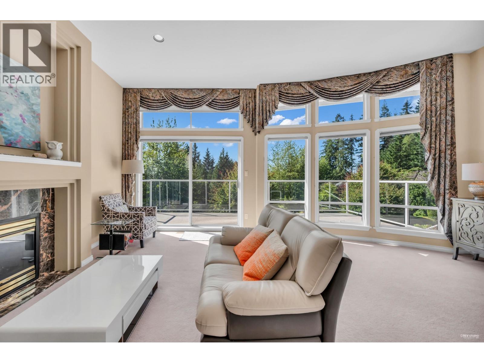 Photo 14 of 3945 Braemar Place, North Vancouver BC