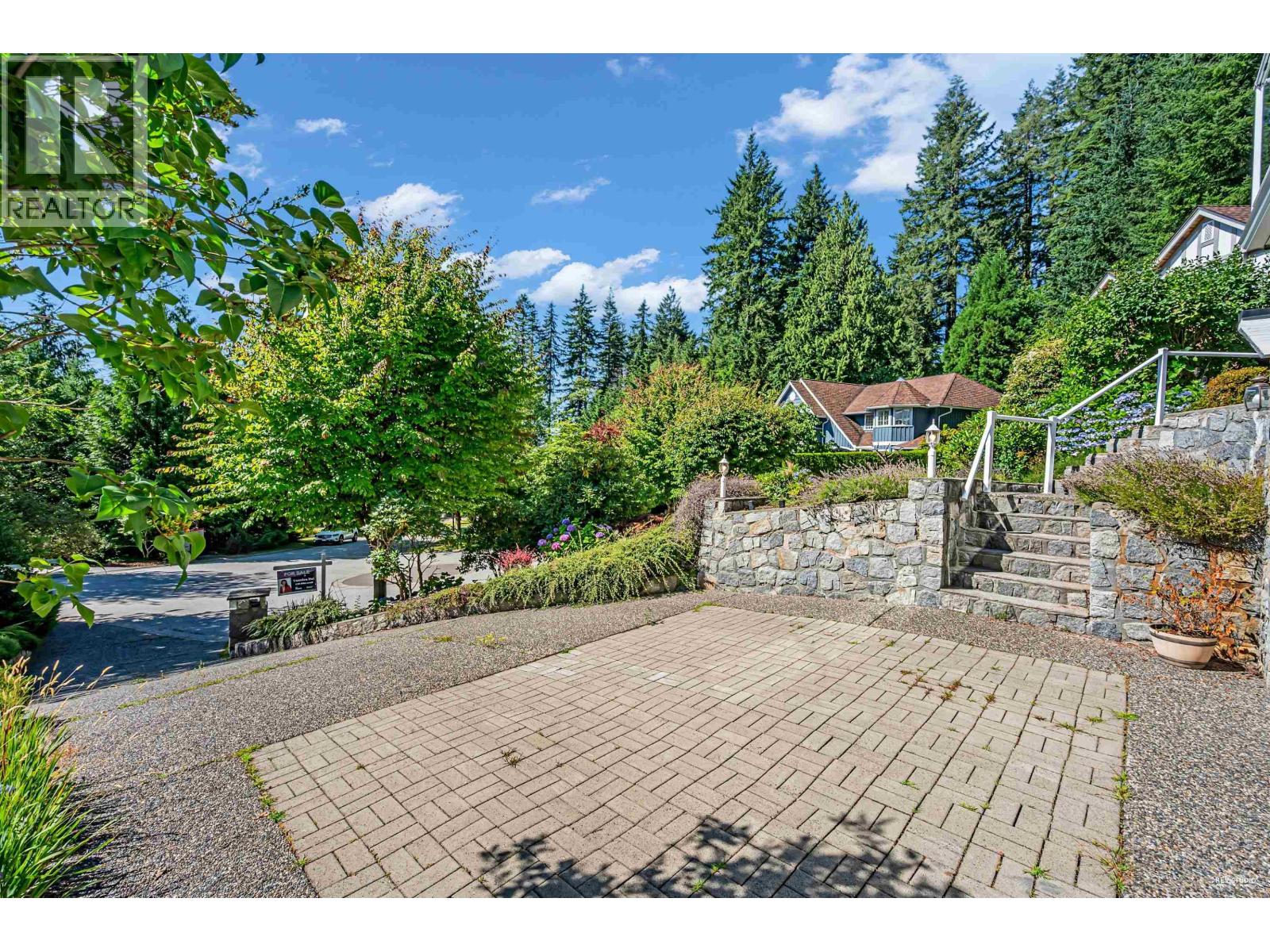 Photo 38 of 3945 Braemar Place, North Vancouver BC