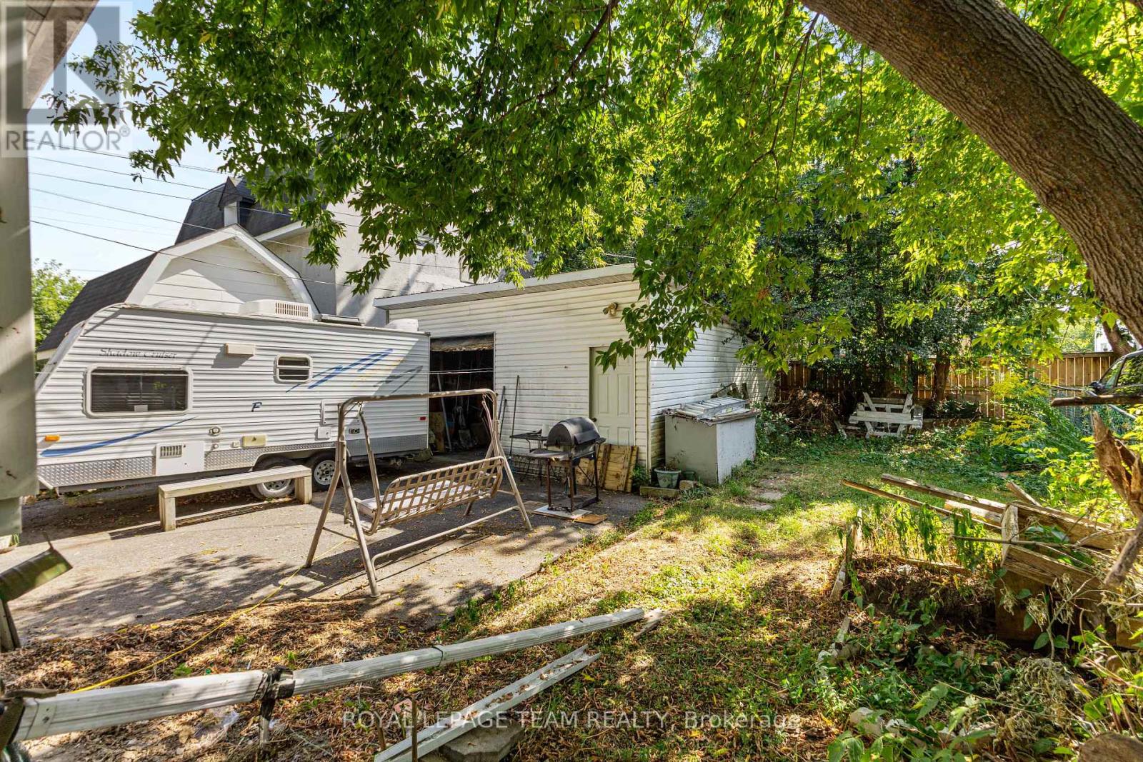 Photo 31 of 46 Jolliet Street, Ottawa ON