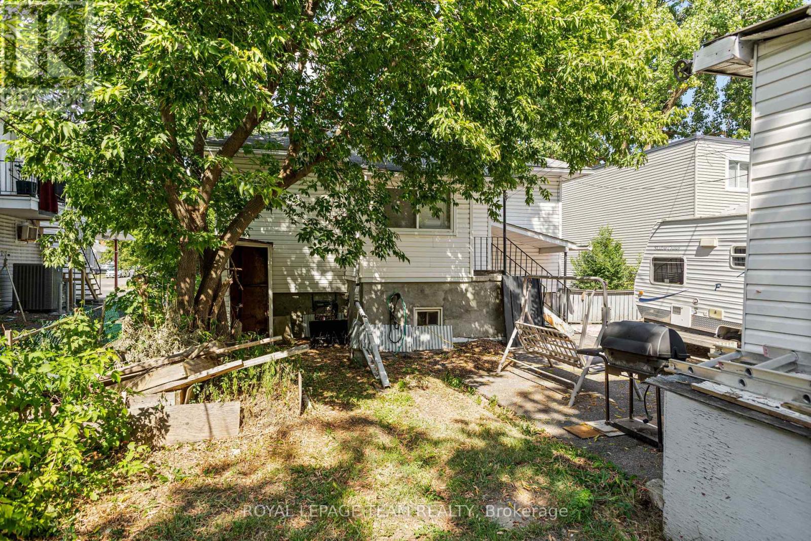 Photo 32 of 46 Jolliet Street, Ottawa ON