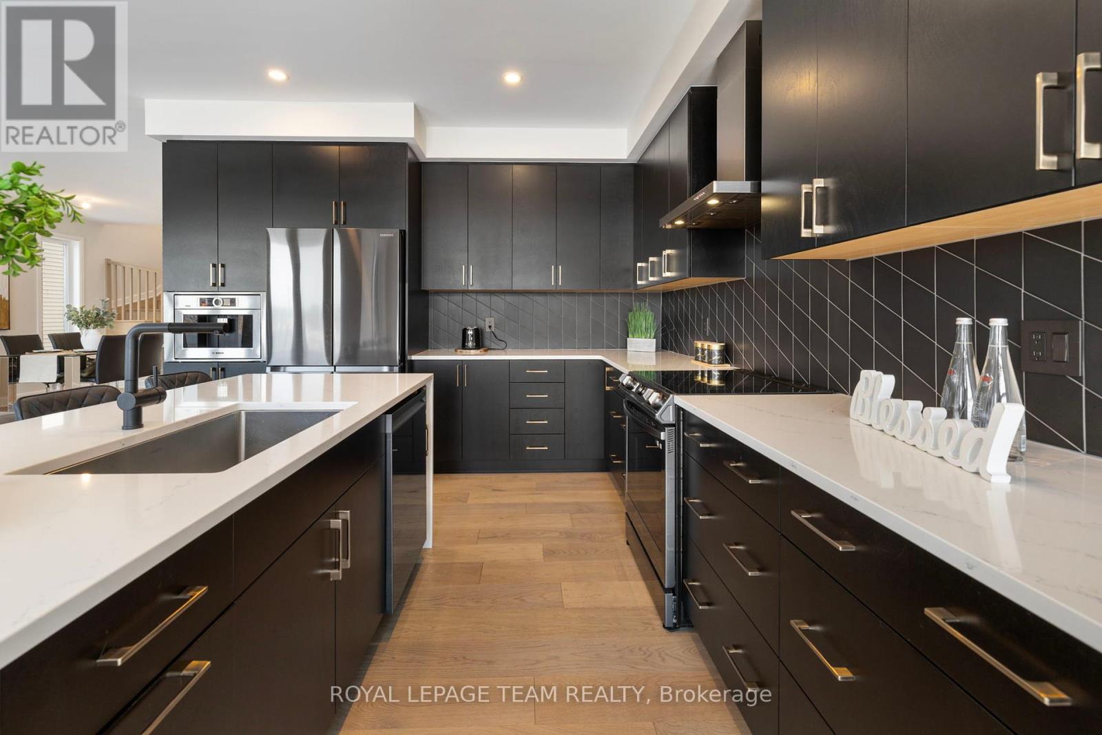 Photo 11 of 757 Gamble Drive, Russell ON