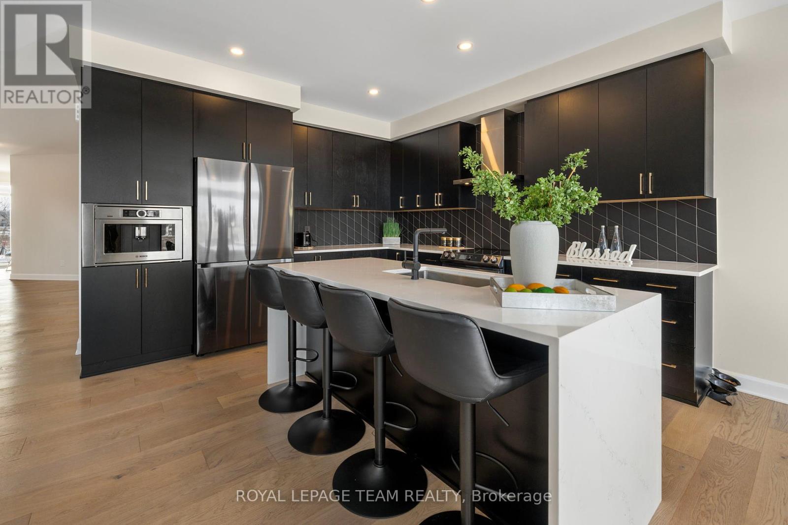 Photo 13 of 757 Gamble Drive, Russell ON