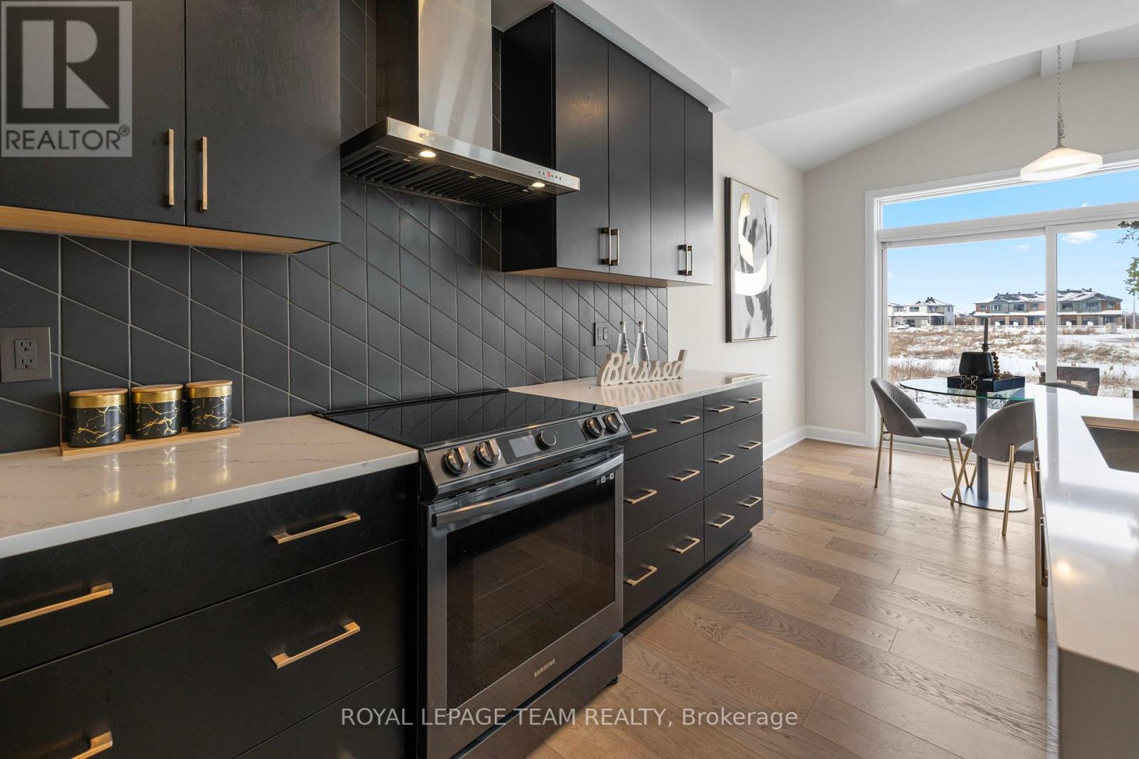 Photo 16 of 757 Gamble Drive, Russell ON