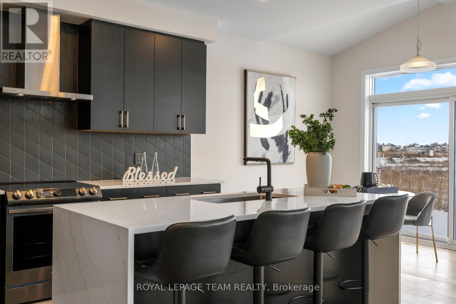 Photo 17 of 757 Gamble Drive, Russell ON
