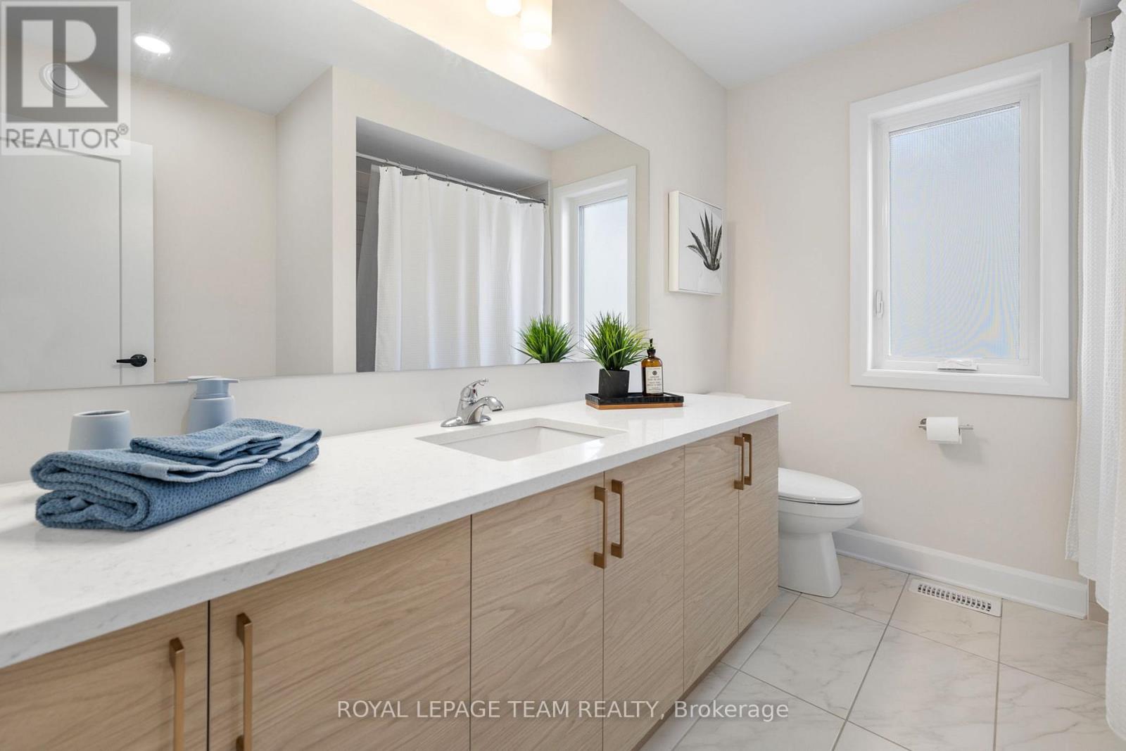 Photo 29 of 757 Gamble Drive, Russell ON