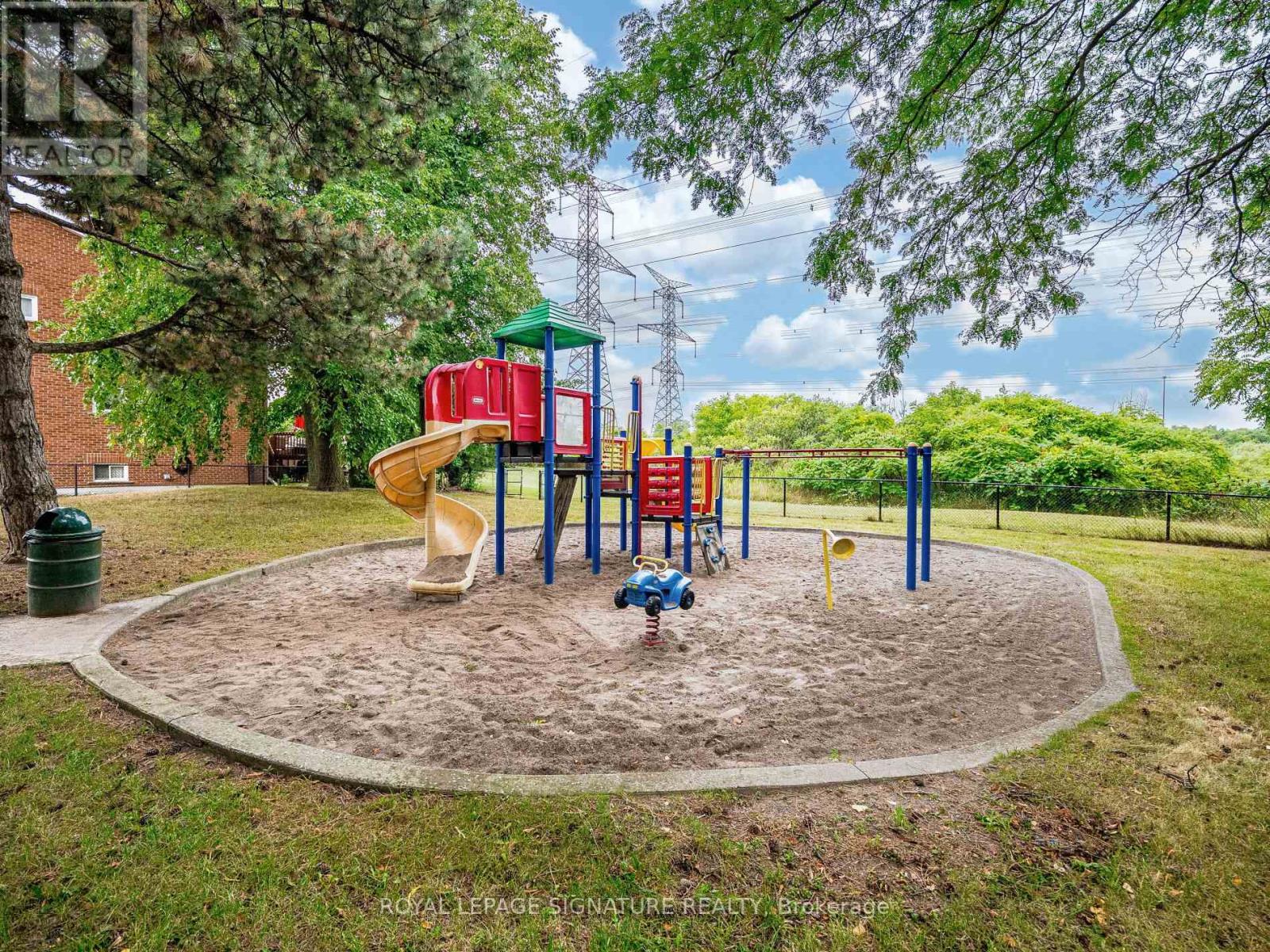 Photo 30 of 69 New Seabury Drive, Vaughan ON