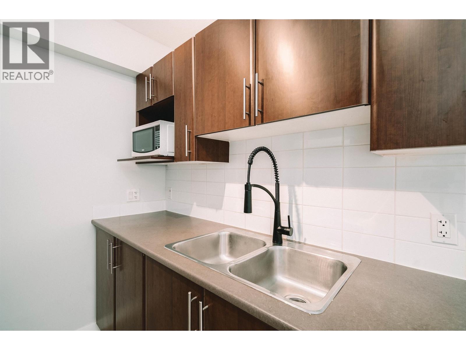 Photo 9 of 906 1178 Heffley Crescent, Coquitlam BC