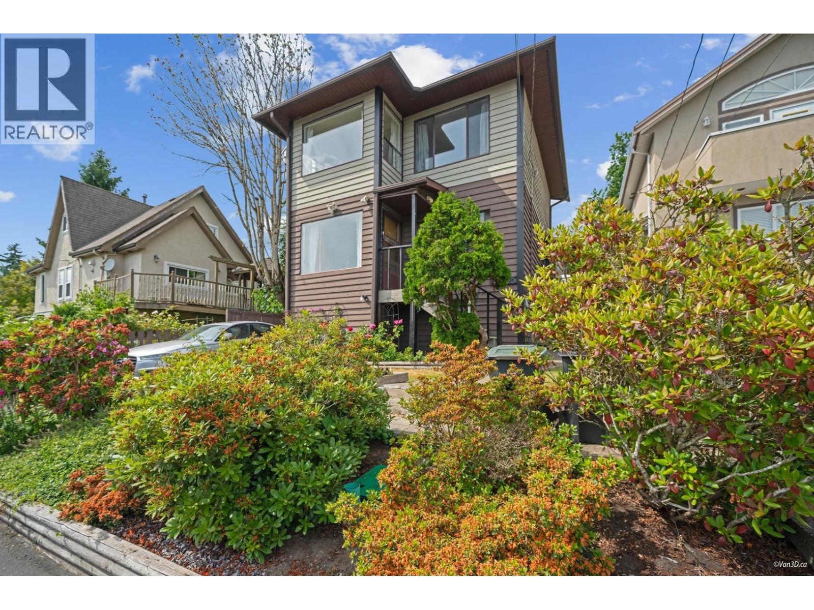 Photo 1 of 4925 Clinton Street, Burnaby BC