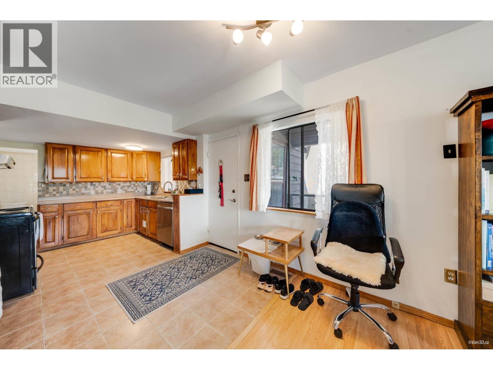 Photo 12 of 4925 Clinton Street, Burnaby BC