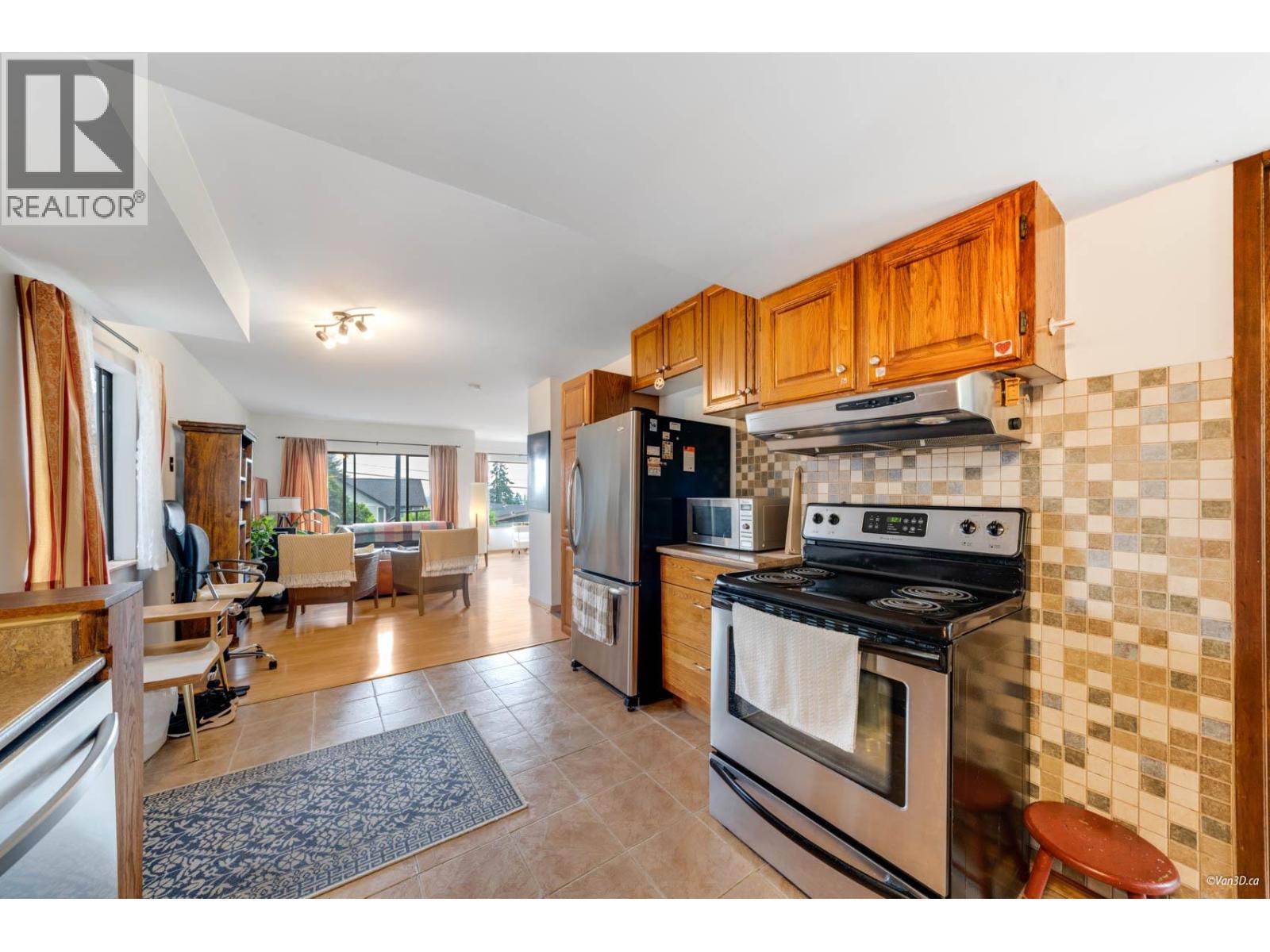 Photo 15 of 4925 Clinton Street, Burnaby BC