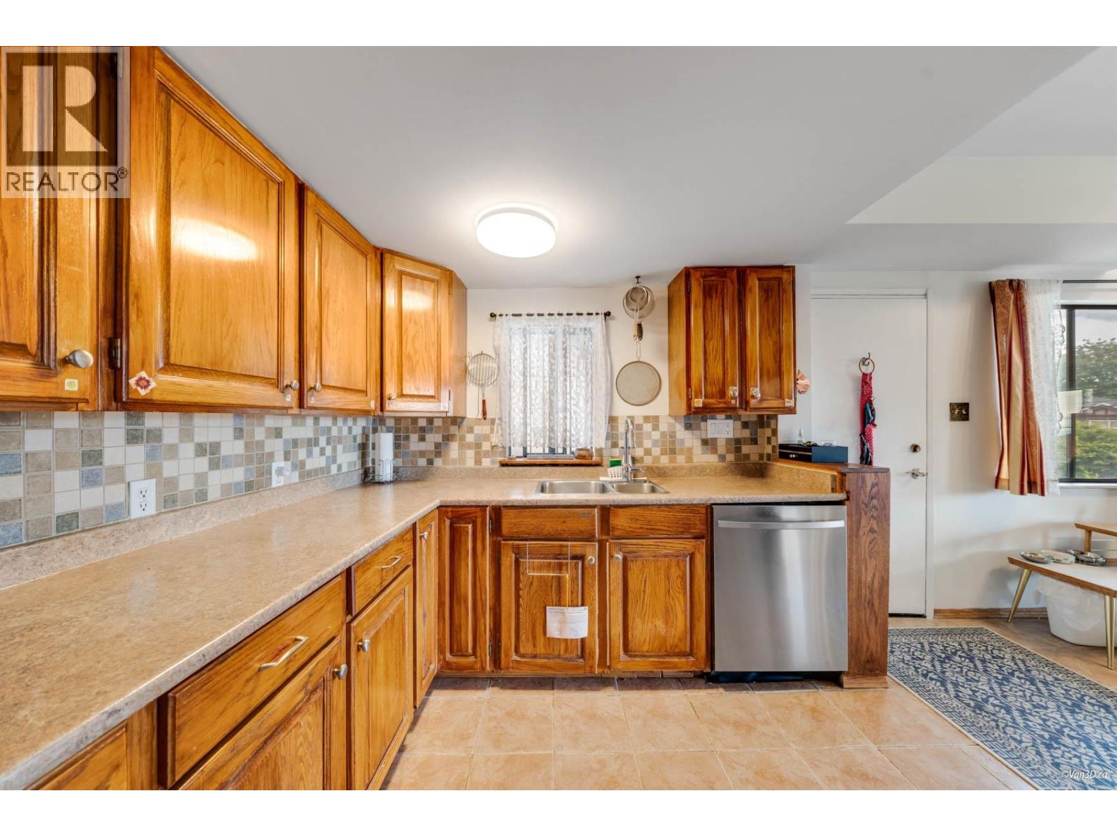 Photo 17 of 4925 Clinton Street, Burnaby BC