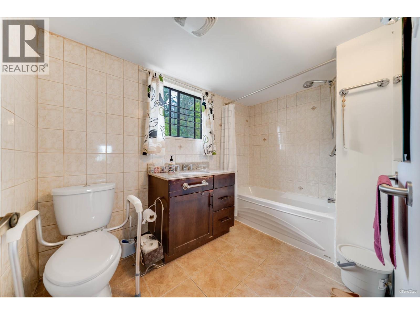 Photo 18 of 4925 Clinton Street, Burnaby BC