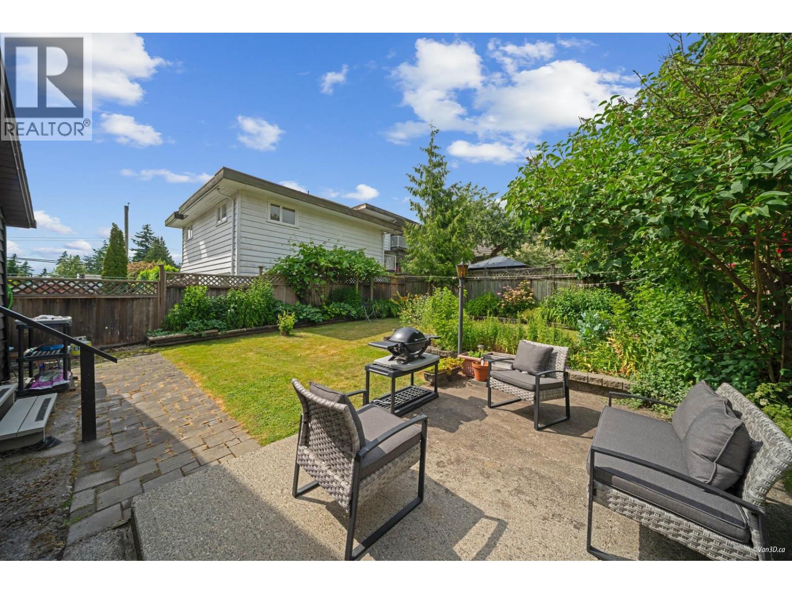 Photo 27 of 4925 Clinton Street, Burnaby BC