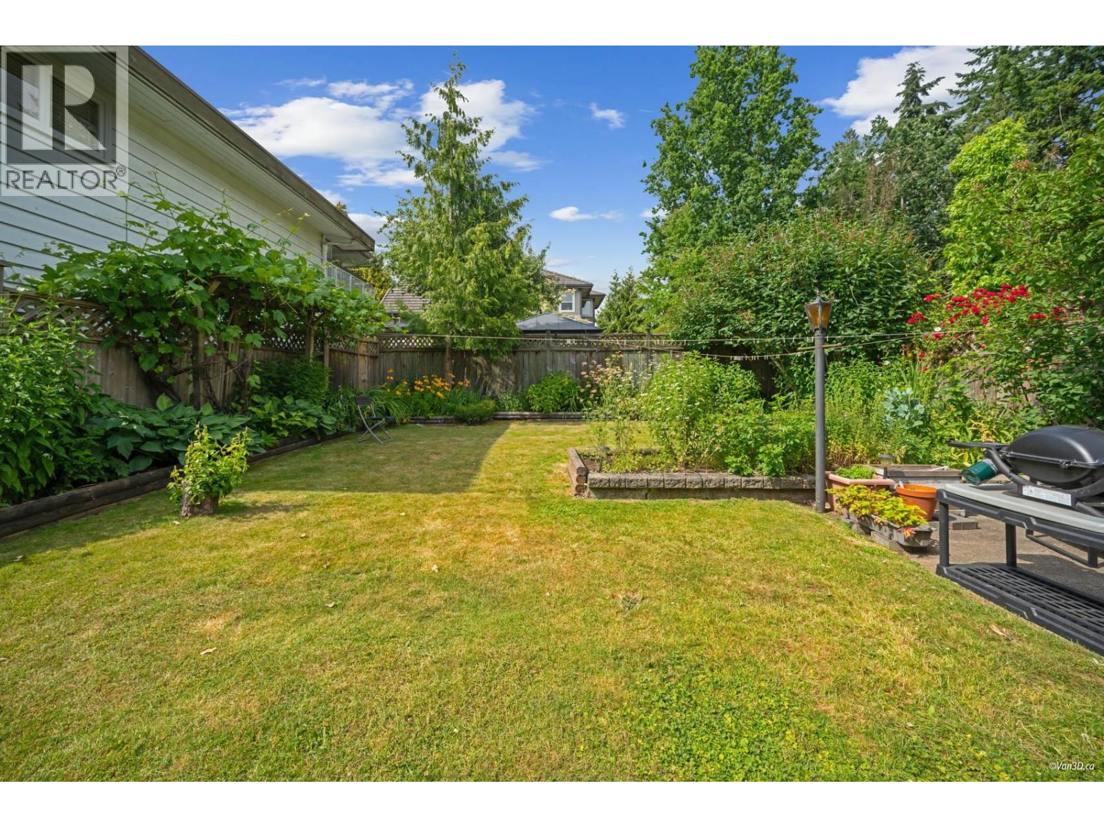 Photo 28 of 4925 Clinton Street, Burnaby BC