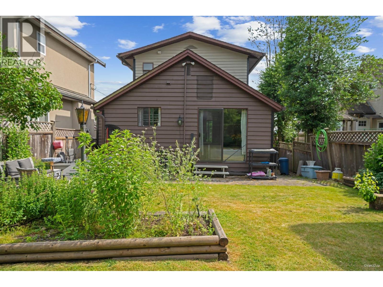 Photo 31 of 4925 Clinton Street, Burnaby BC