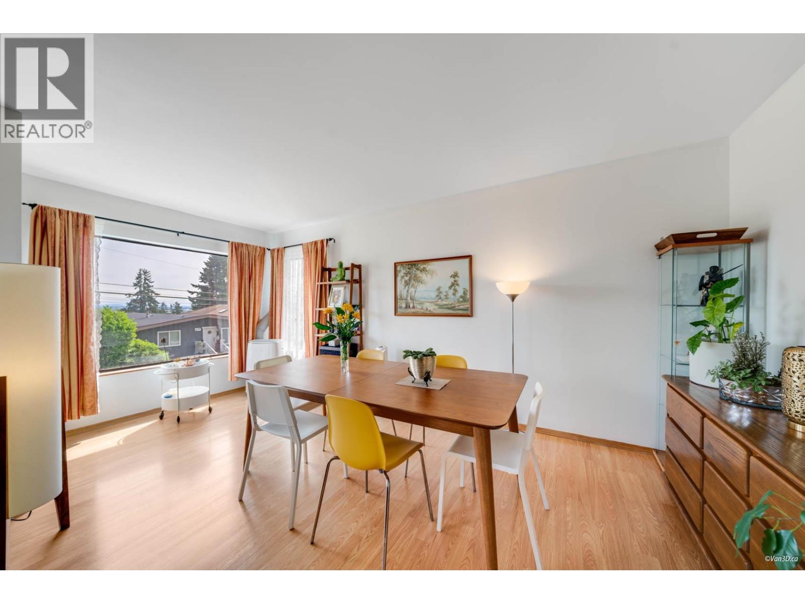 Photo 8 of 4925 Clinton Street, Burnaby BC