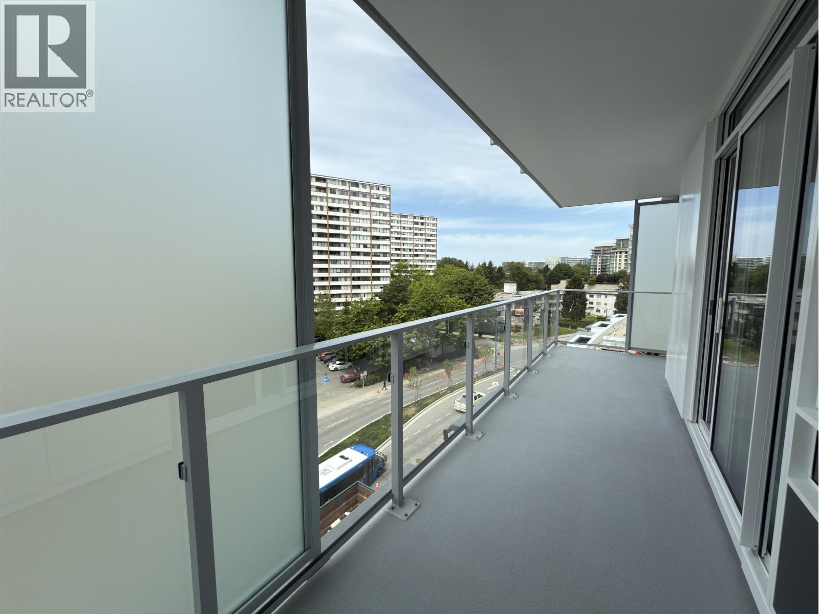 Photo 12 of 576 6600 Minoru Boulevard, Vancouver BC