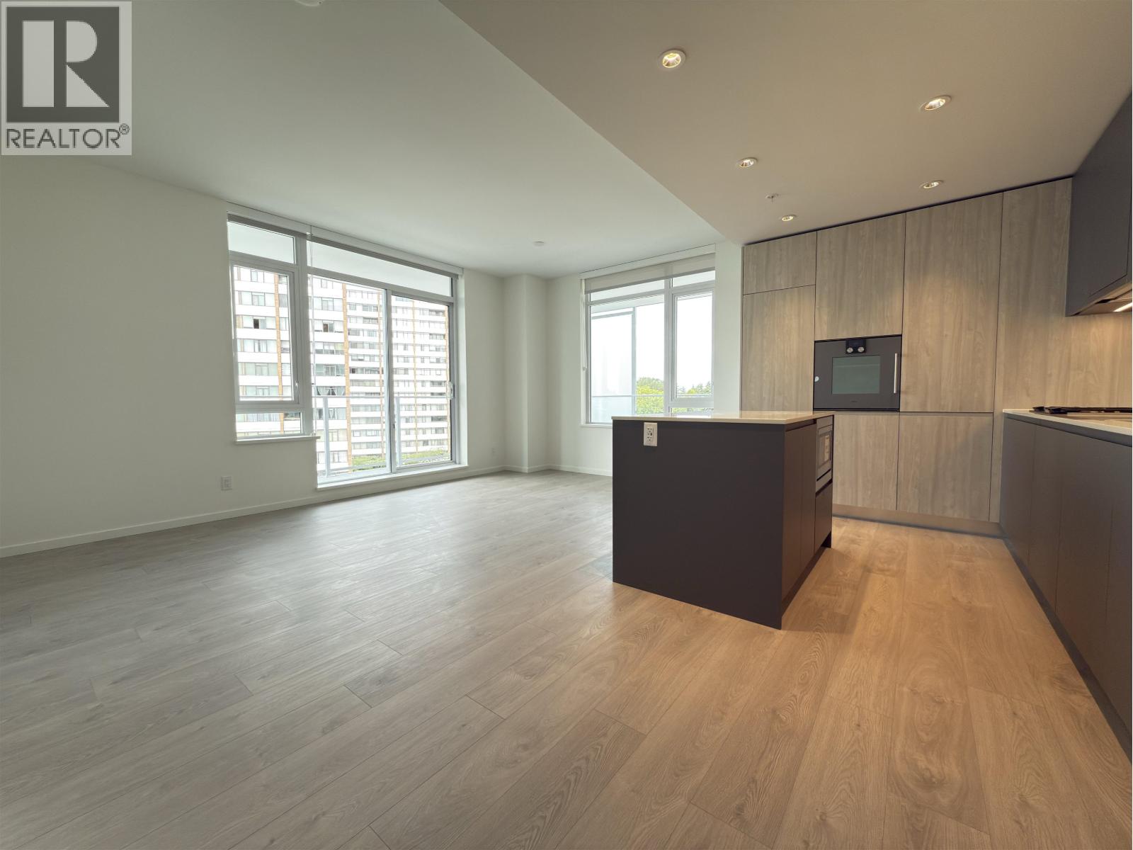 Photo 5 of 576 6600 Minoru Boulevard, Vancouver BC