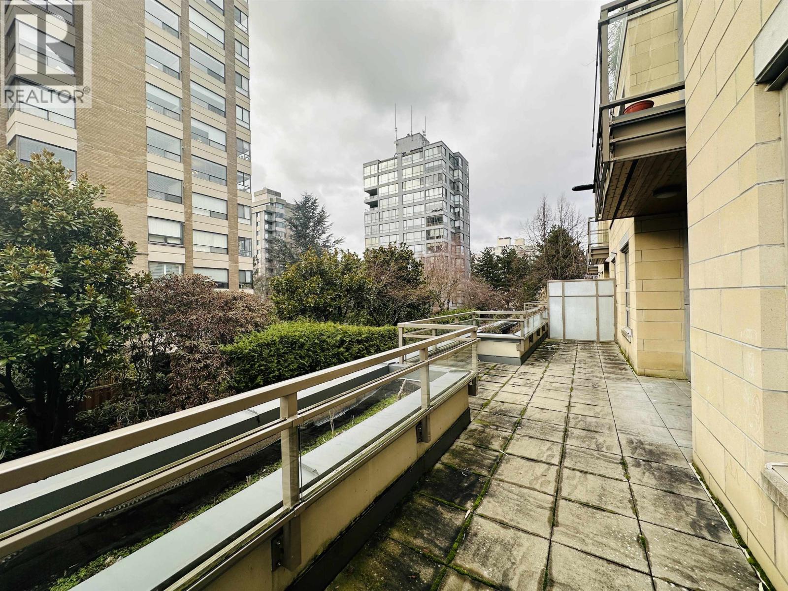 Photo 15 of 203 2128 W 40 Th Avenue, Vancouver BC