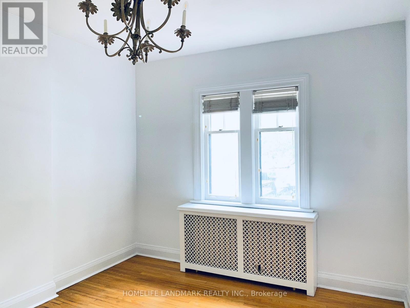 Photo 10 of 256 Oriole Parkway, Toronto ON